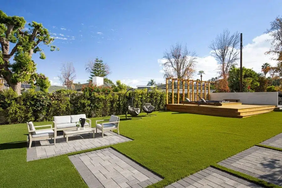 Outdoor space at Encino Detox